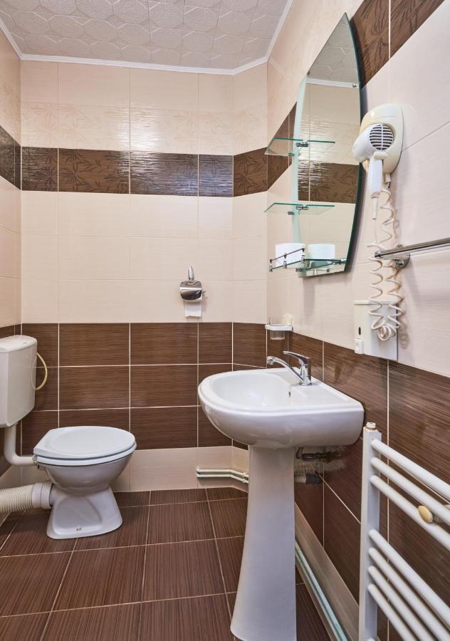 Pension Mora Cluj-Napoca Esterno foto