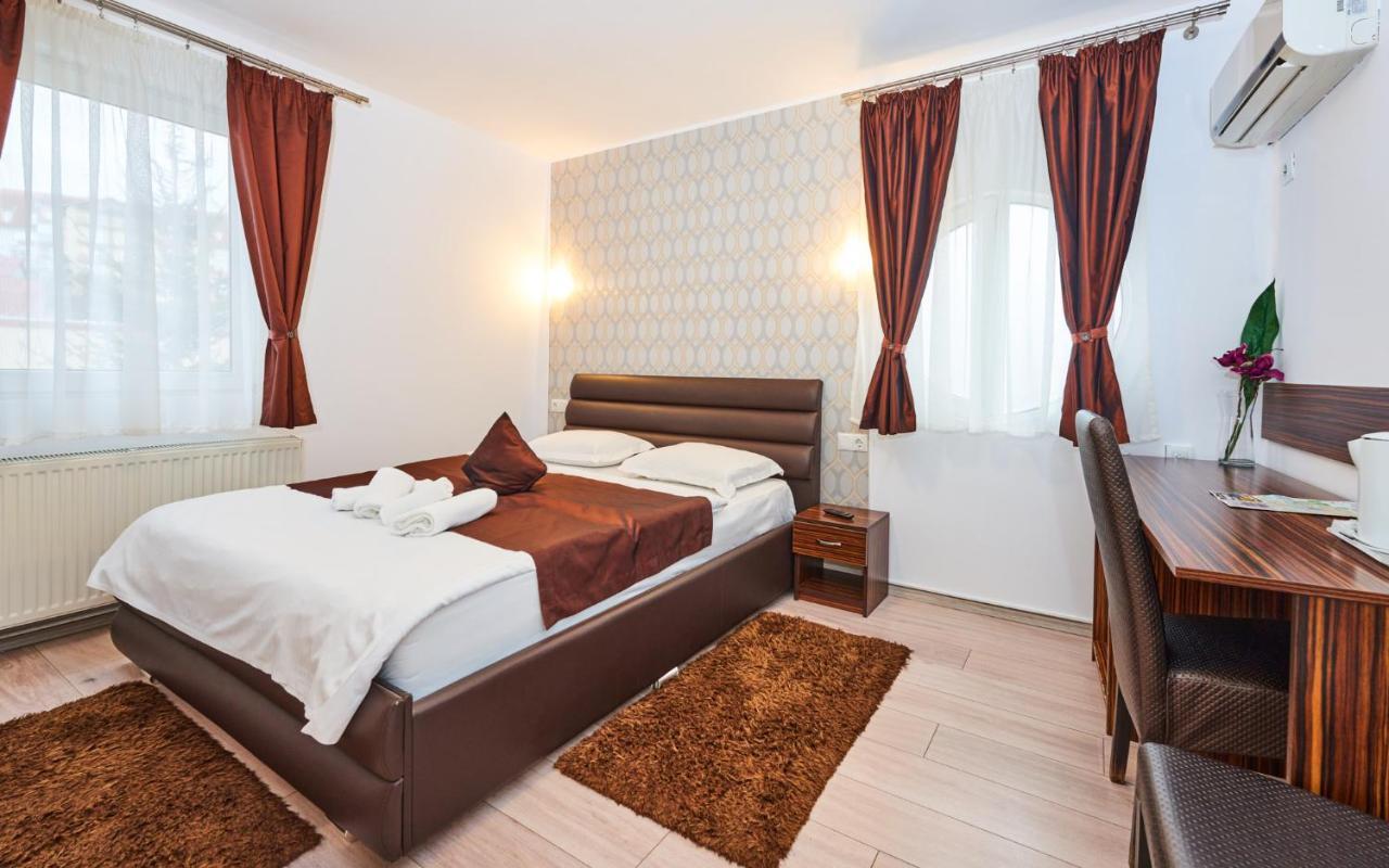 Pension Mora Cluj-Napoca Esterno foto