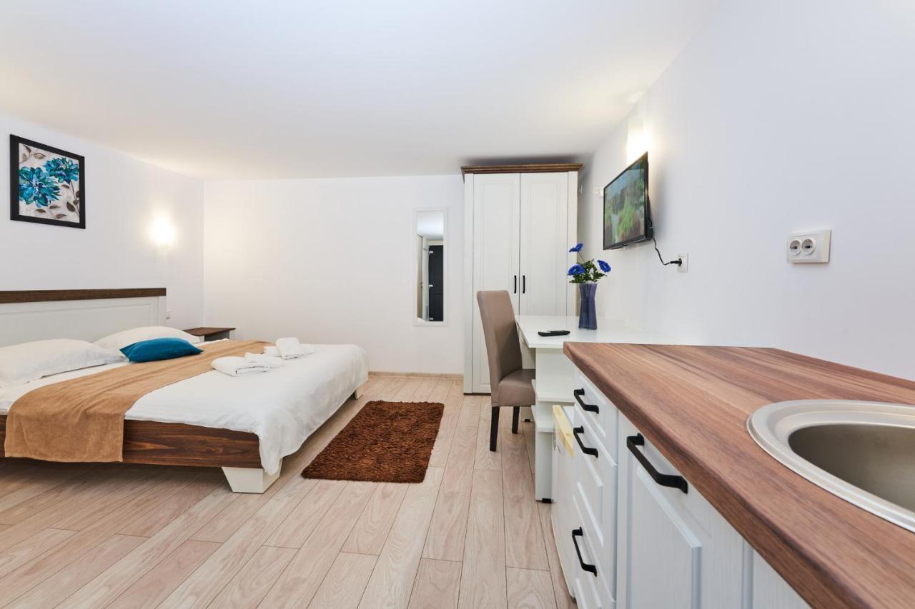 Pension Mora Cluj-Napoca Esterno foto