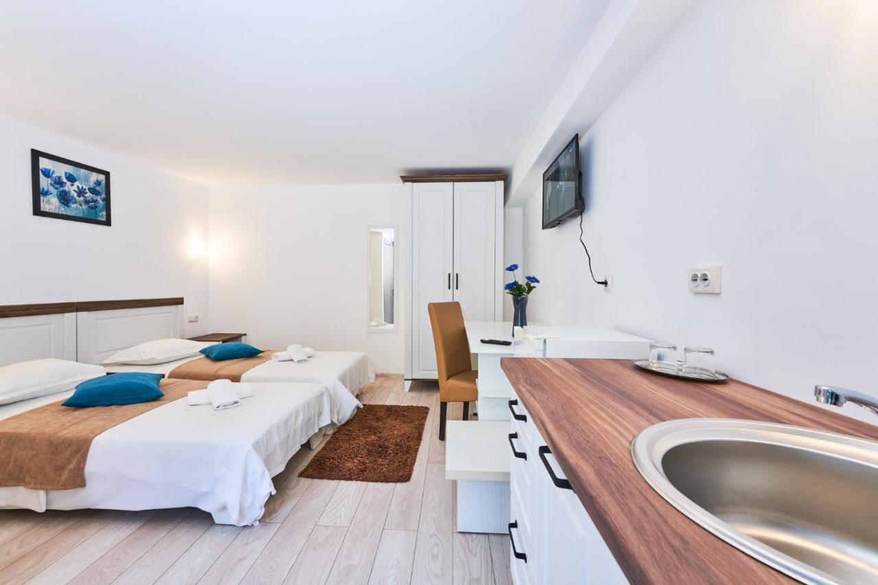 Pension Mora Cluj-Napoca Esterno foto